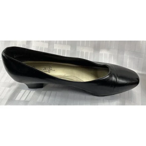 Soft Style Women's 10M Black Slip On Round Toe Faux Leather Low Heel Shoes - Picture 3 of 8